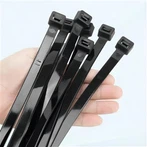 Velike plastične kabelske vezice